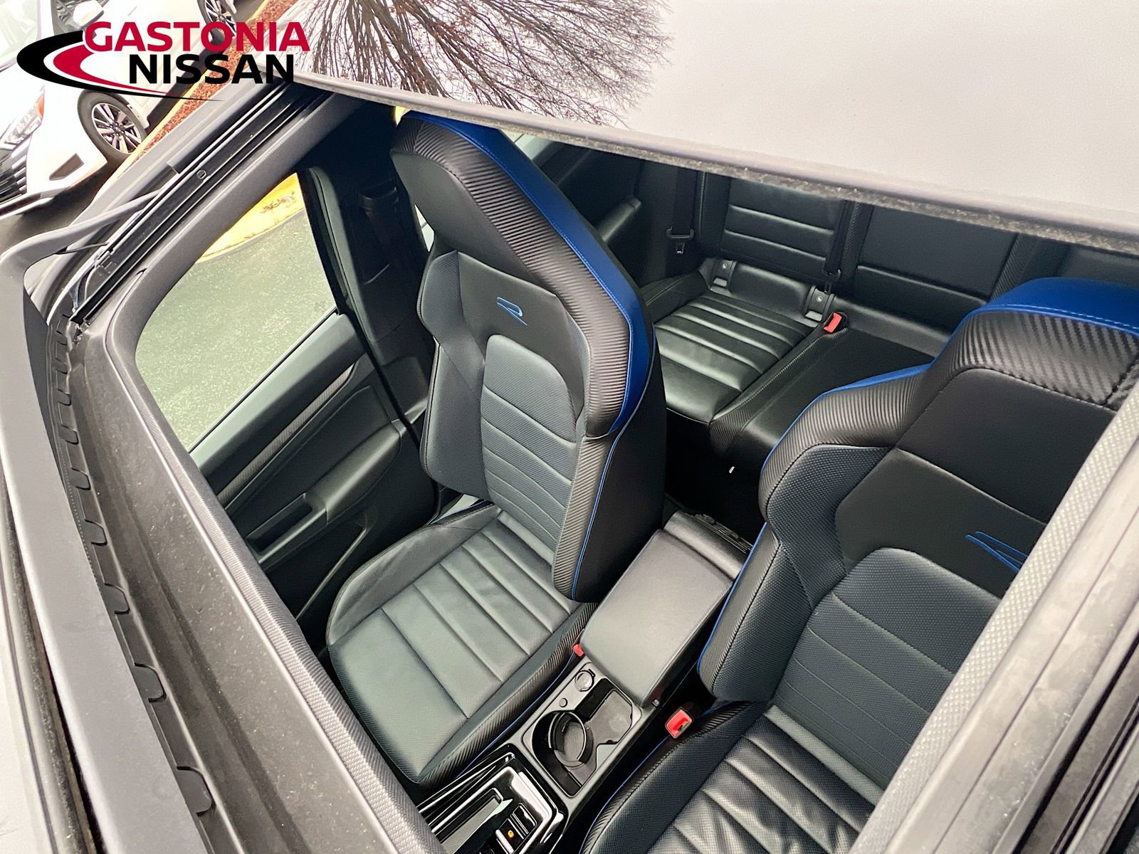 Used 2024 Volkswagen Golf R image 27