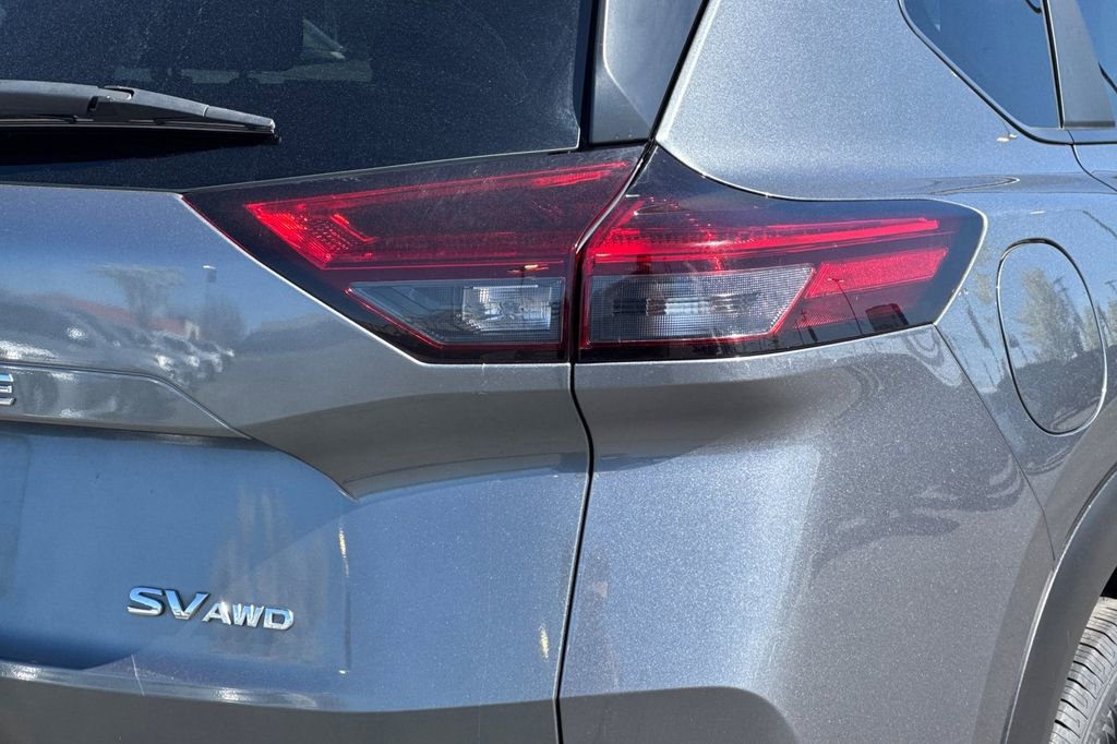 Used 2023 Nissan Rogue SV image 26
