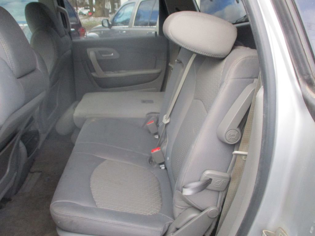 Used 2011 Chevrolet Traverse LS image 8