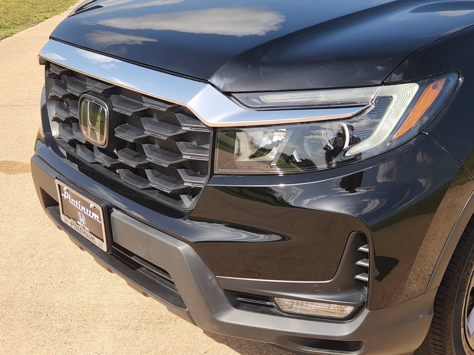 Used 2023 Honda Passport EX-L image 10