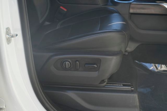 Used 2020 GMC Sierra 1500 SLT w/ SLT Premium Package image 31