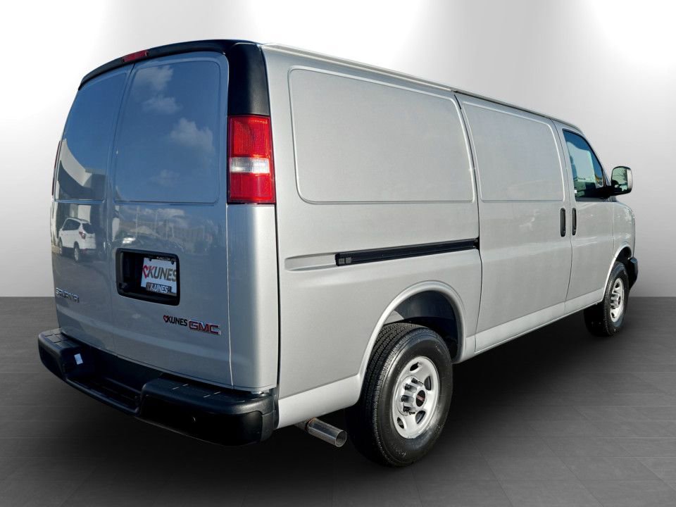 New 2026 GMC Savana 3500 w/ Driver Convenience Package RWD image 6