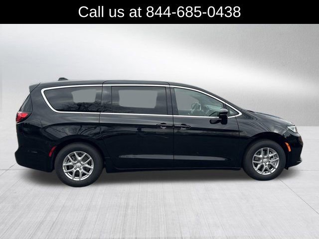 New 2026 Chrysler Pacifica Select FWD image 4