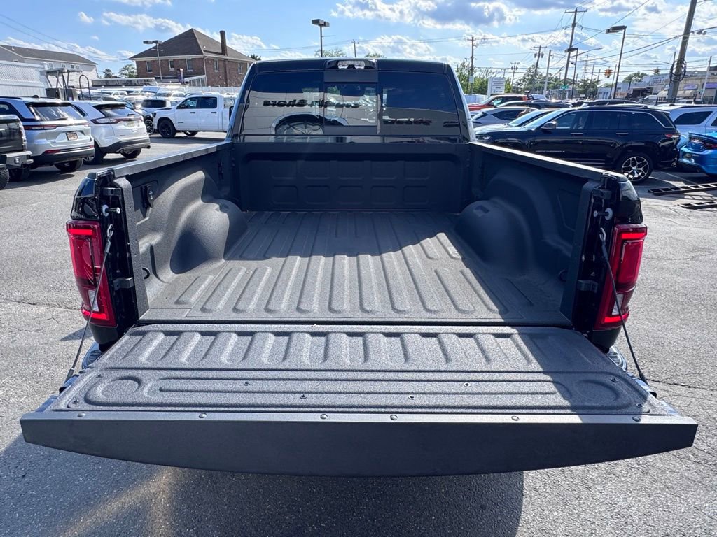 Used 2025 RAM 2500 Laramie AWD/4WD image 7