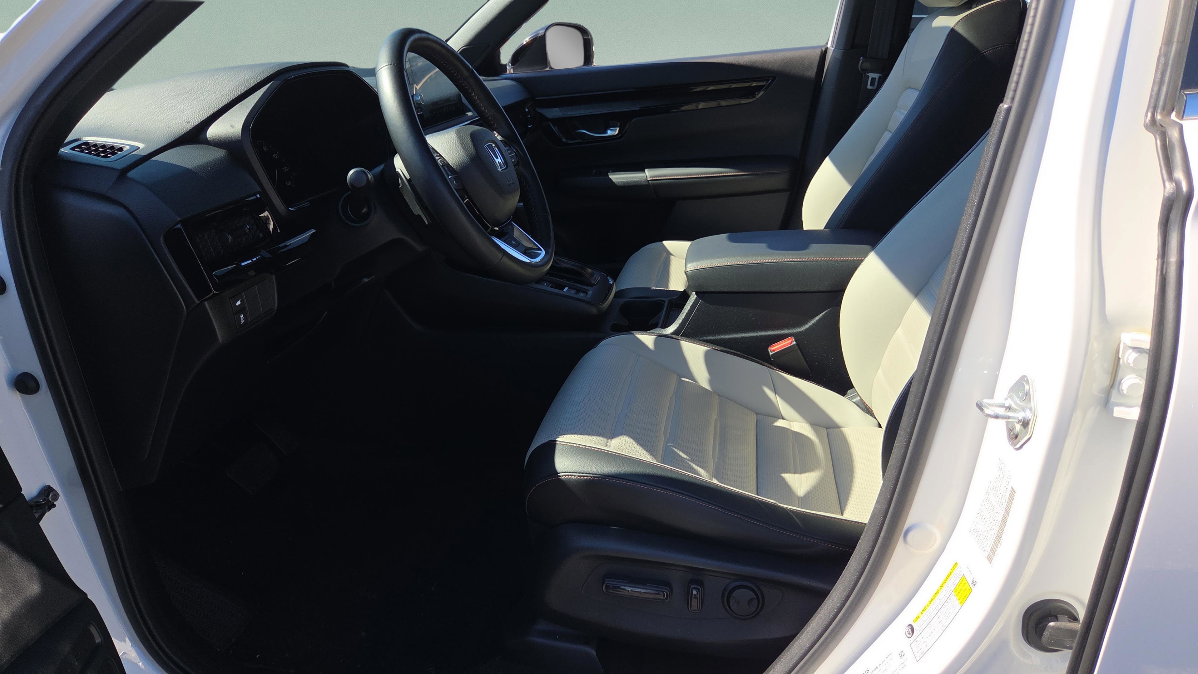Certified 2025 Honda CR-V Sport Touring image 12