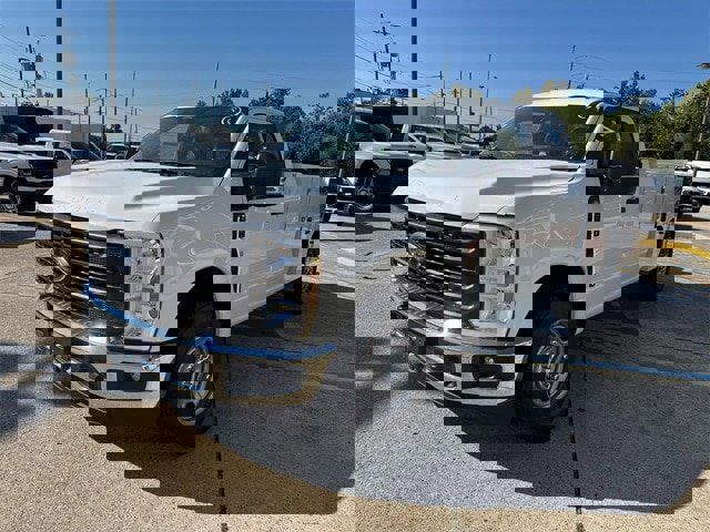 New 2026 Ford F250 XL w/ XL Chrome Package image 3
