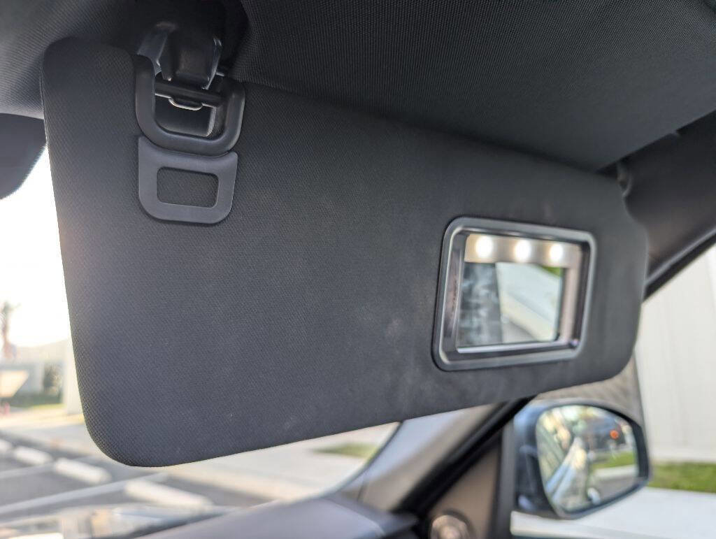 Used 2016 Land Rover Range Rover Sport HSE image 31