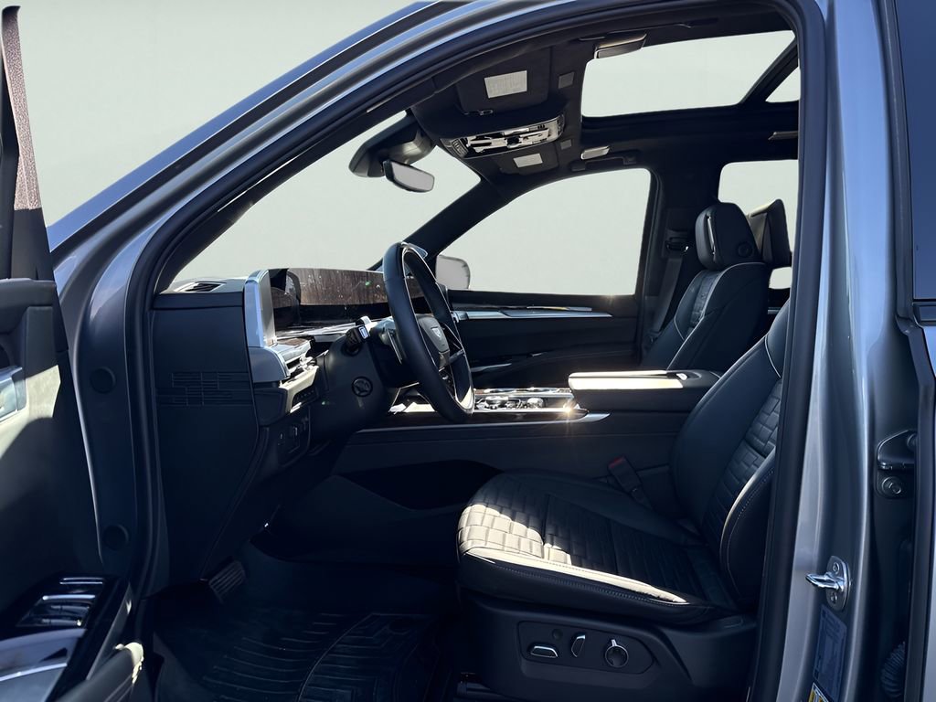 Used 2025 Cadillac Escalade Sport Platinum image 26