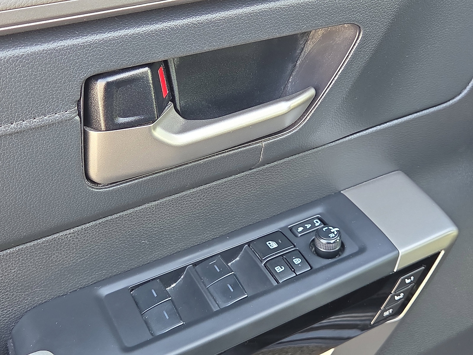 Used 2024 Toyota Tundra Limited image 13