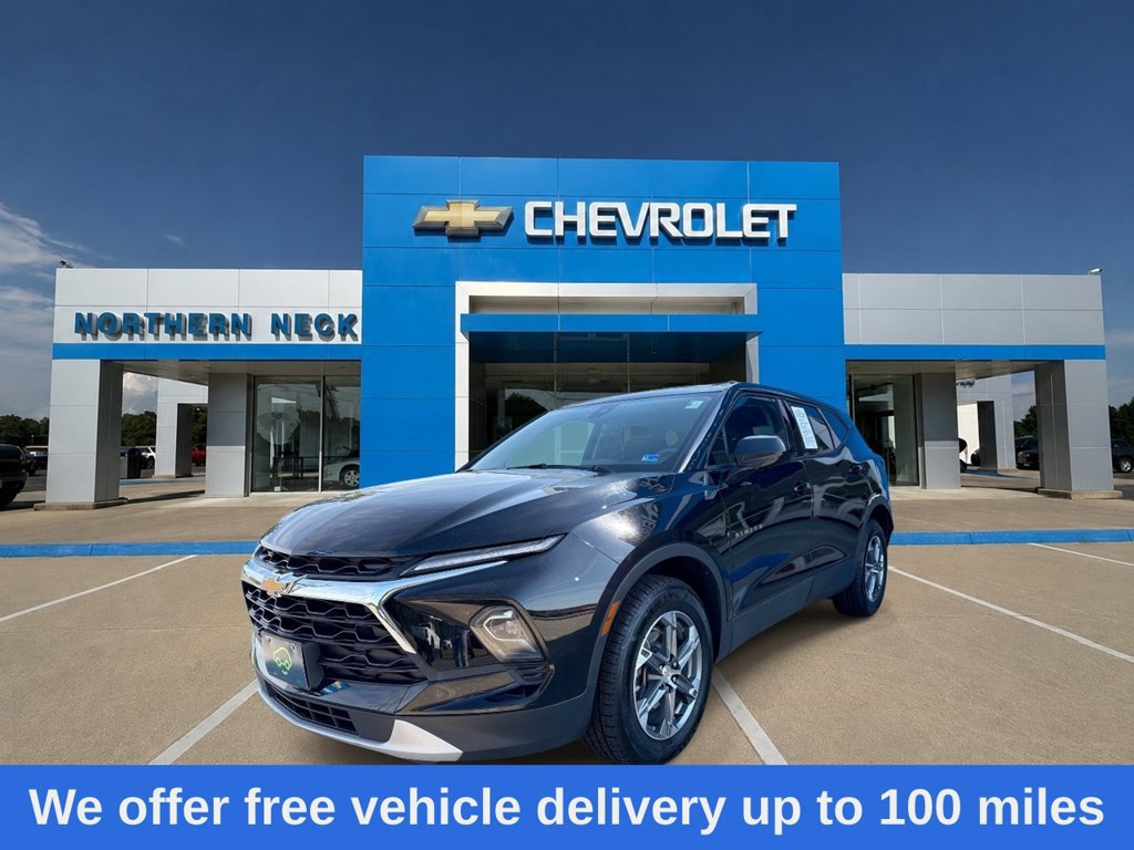 Certified 2025 Chevrolet Blazer LT AWD/4WD image 1