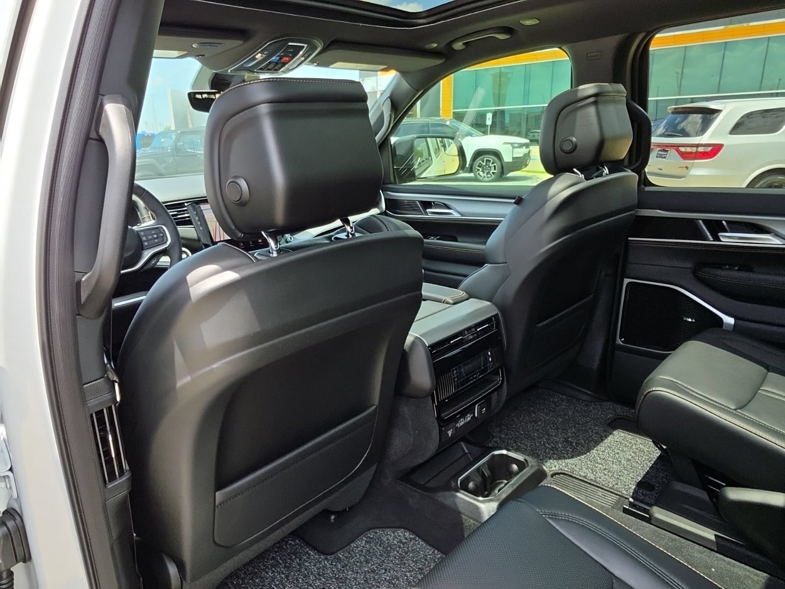 New 2026 Jeep Grand Wagoneer 4WD image 17