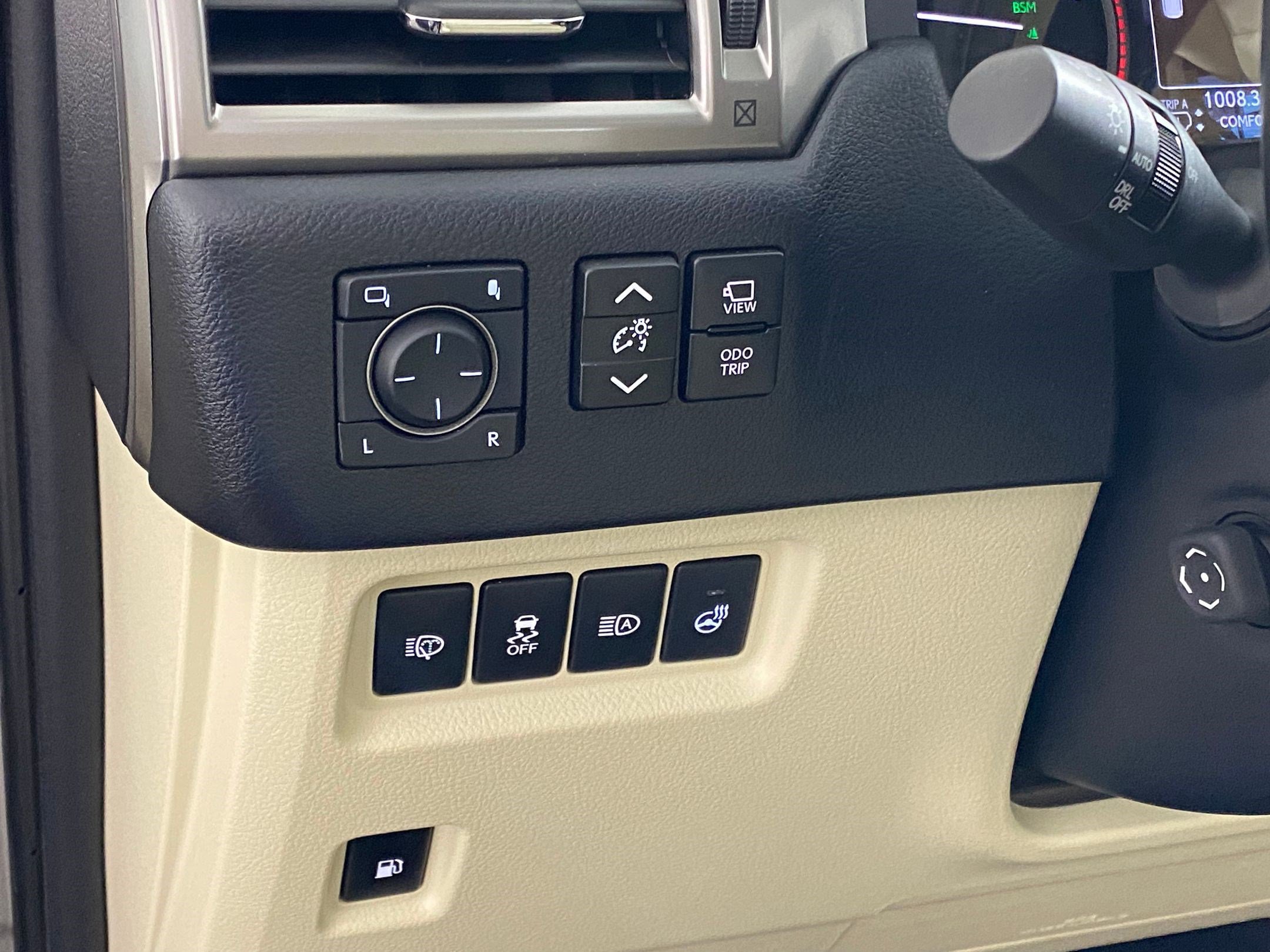 Used 2023 Lexus GX 460 Luxury w/ Off Road Package image 20