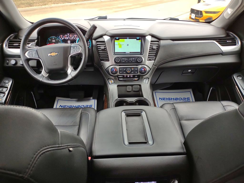 Used 2017 Chevrolet Suburban LT image 12