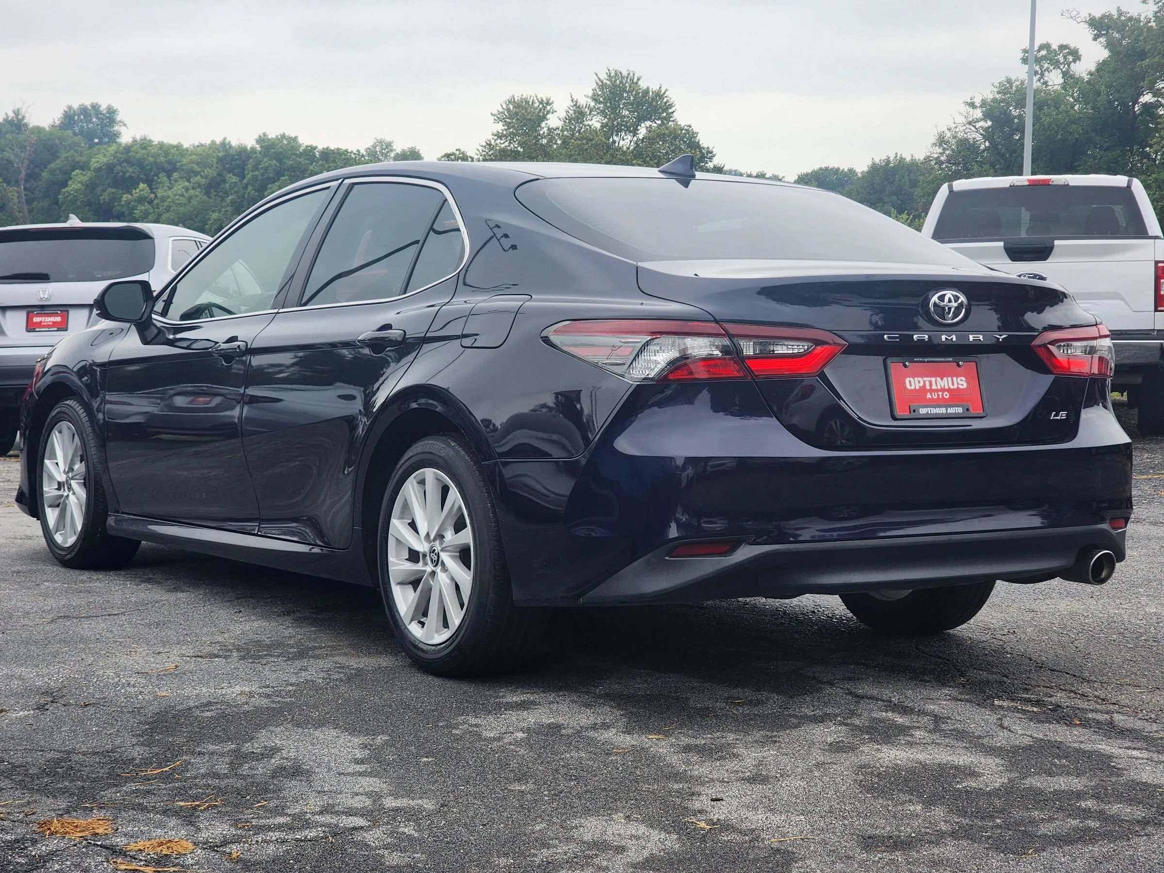Used 2022 Toyota Camry LE FWD image 5