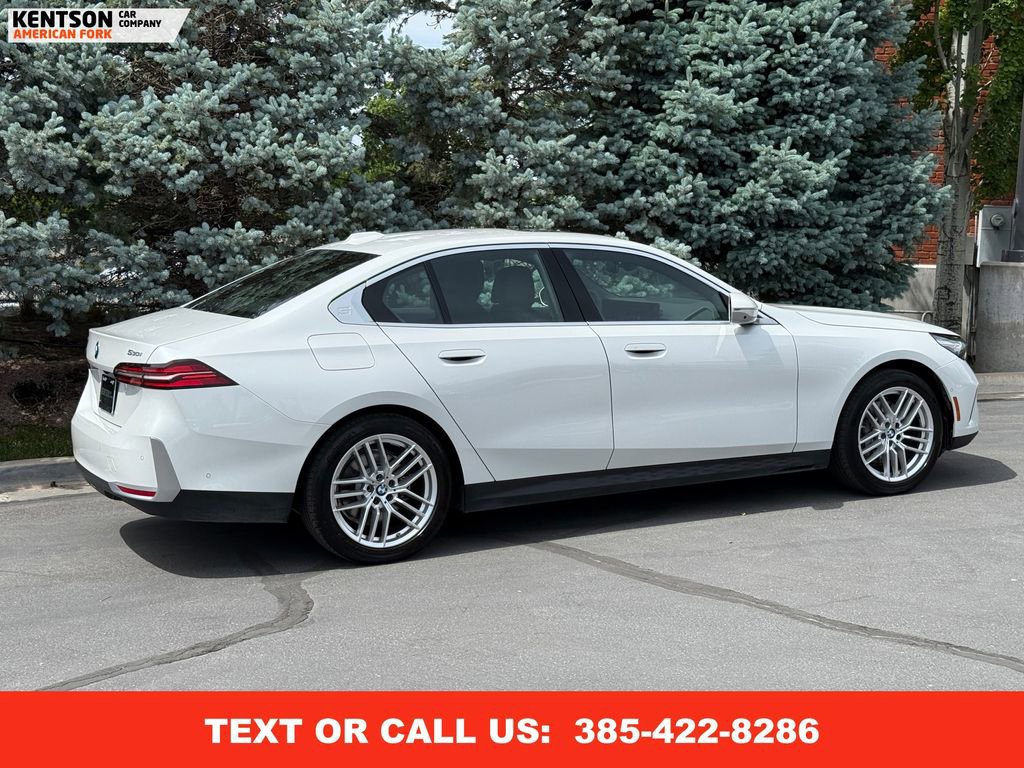 Used 2025 BMW 530i xDrive image 10
