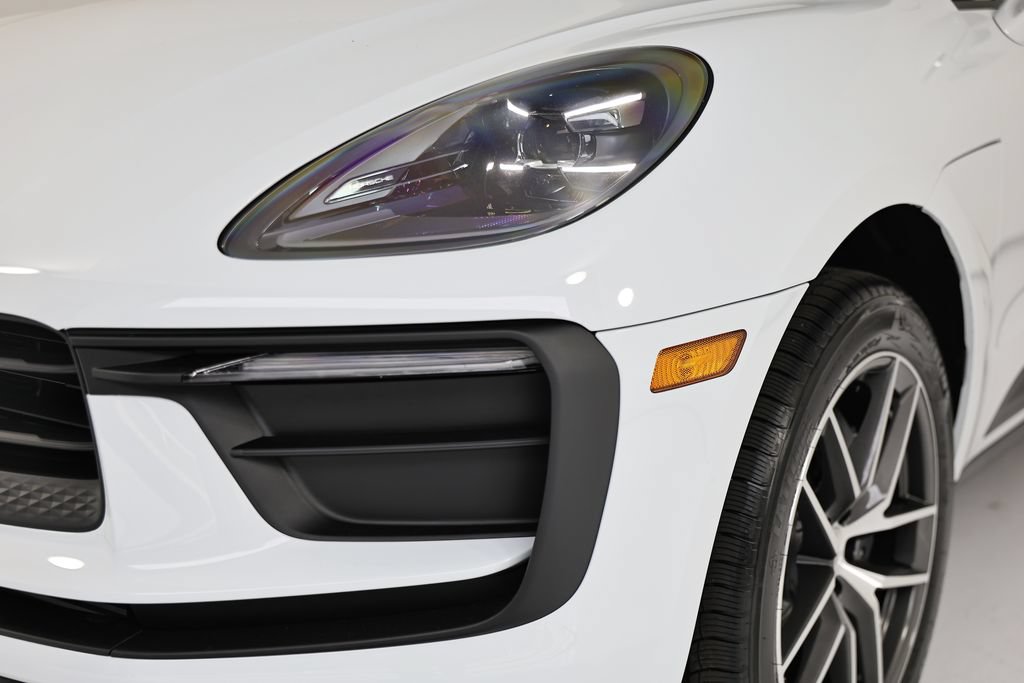 New 2026 Porsche Macan AWD/4WD image 17