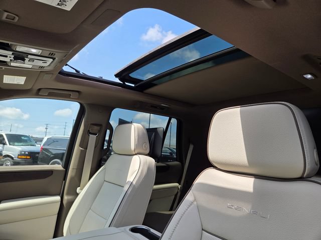 New 2026 GMC Yukon Denali w/ Denali Reserve Package AWD/4WD image 4