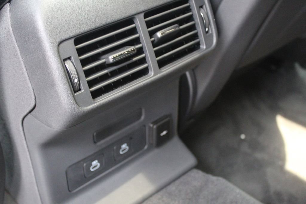 Used 2026 Land Rover Range Rover Velar S AWD/4WD image 20