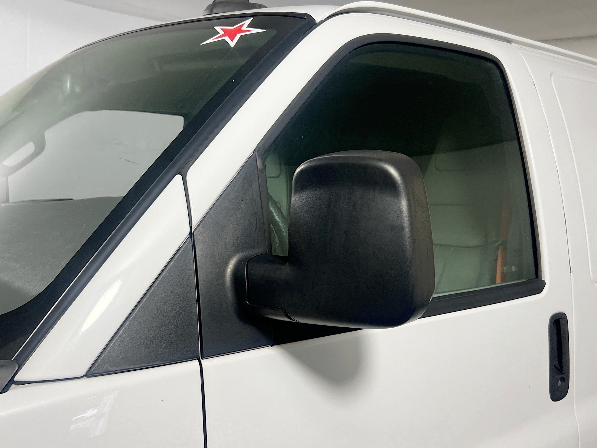 Used 2020 GMC Savana 3500 RWD image 12