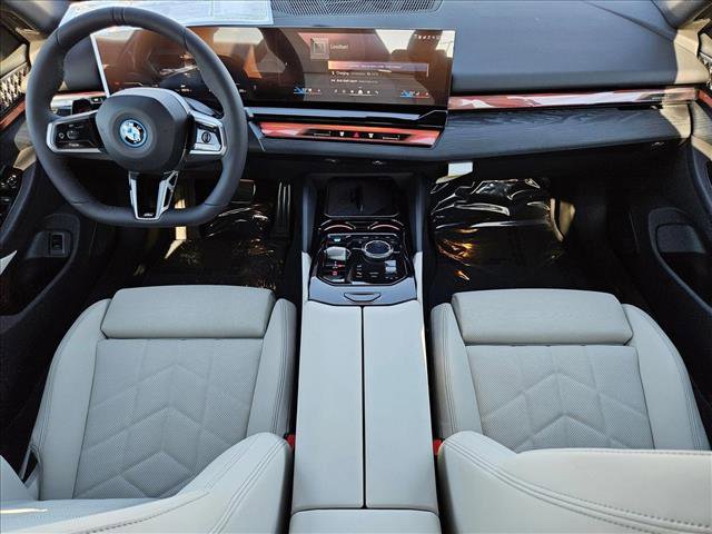 New 2026 BMW i5 eDrive40 w/ M Sport Package image 16