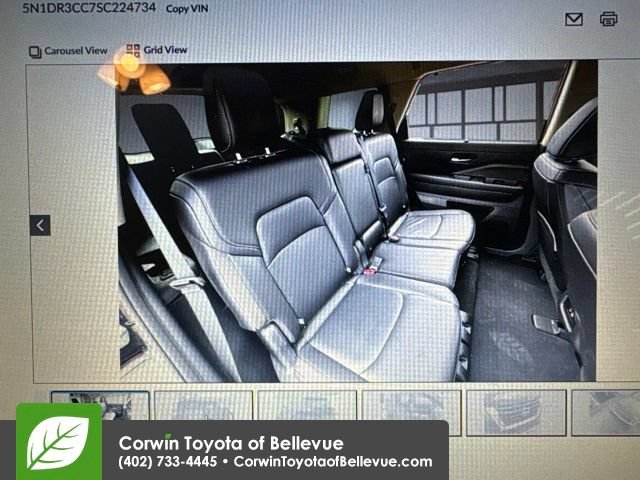 Used 2025 Nissan Pathfinder SL AWD/4WD image 15