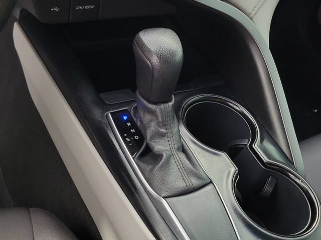 Used 2020 Toyota Camry LE FWD image 30
