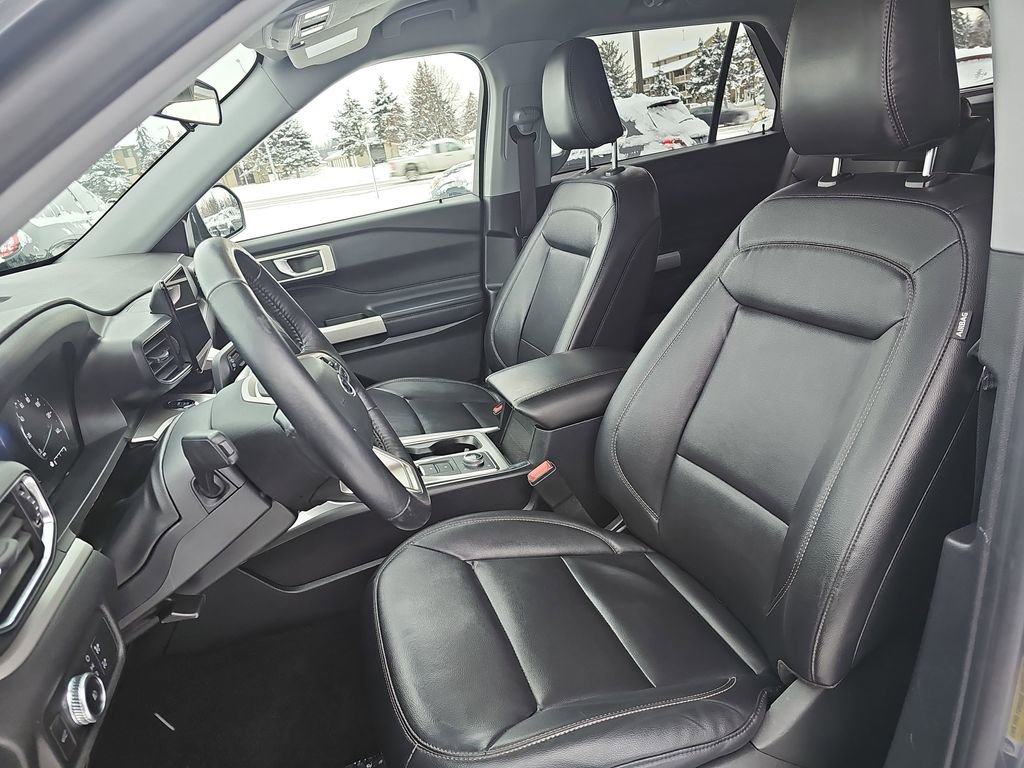 Used 2021 Ford Explorer XLT w/ Equipment Group 202A image 17