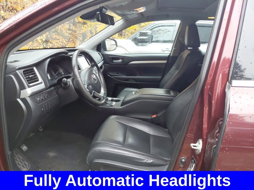 Used 2019 Toyota Highlander XLE image 16