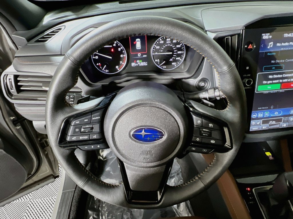 Used 2025 Subaru Forester Touring w/ Popular Package - Touring AWD/4WD image 10