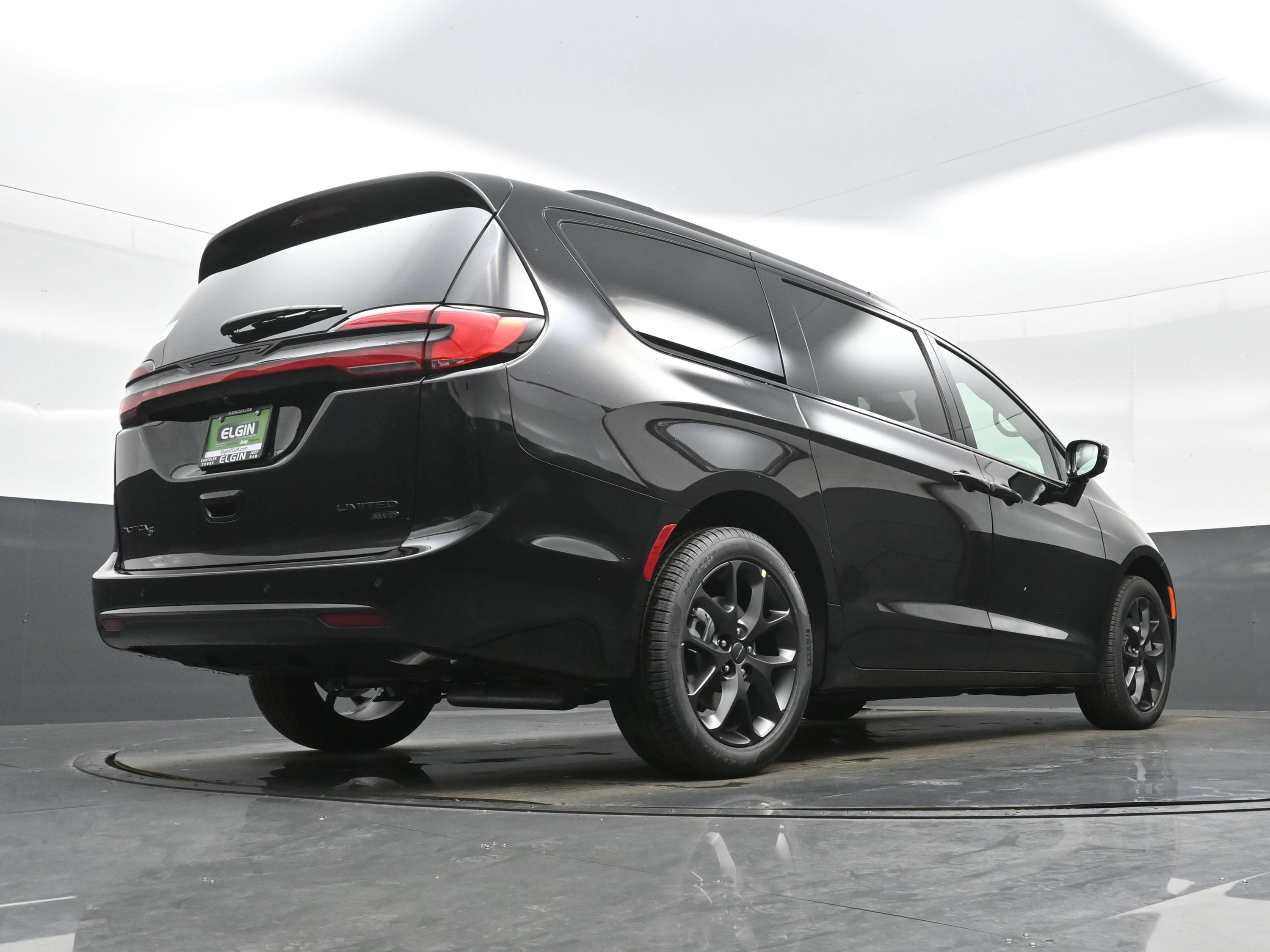 New 2027 Chrysler Pacifica Limited AWD/4WD image 19