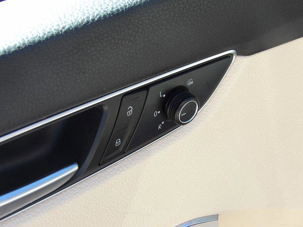 Used 2017 Volkswagen Passat 1.8T R-Line image 14