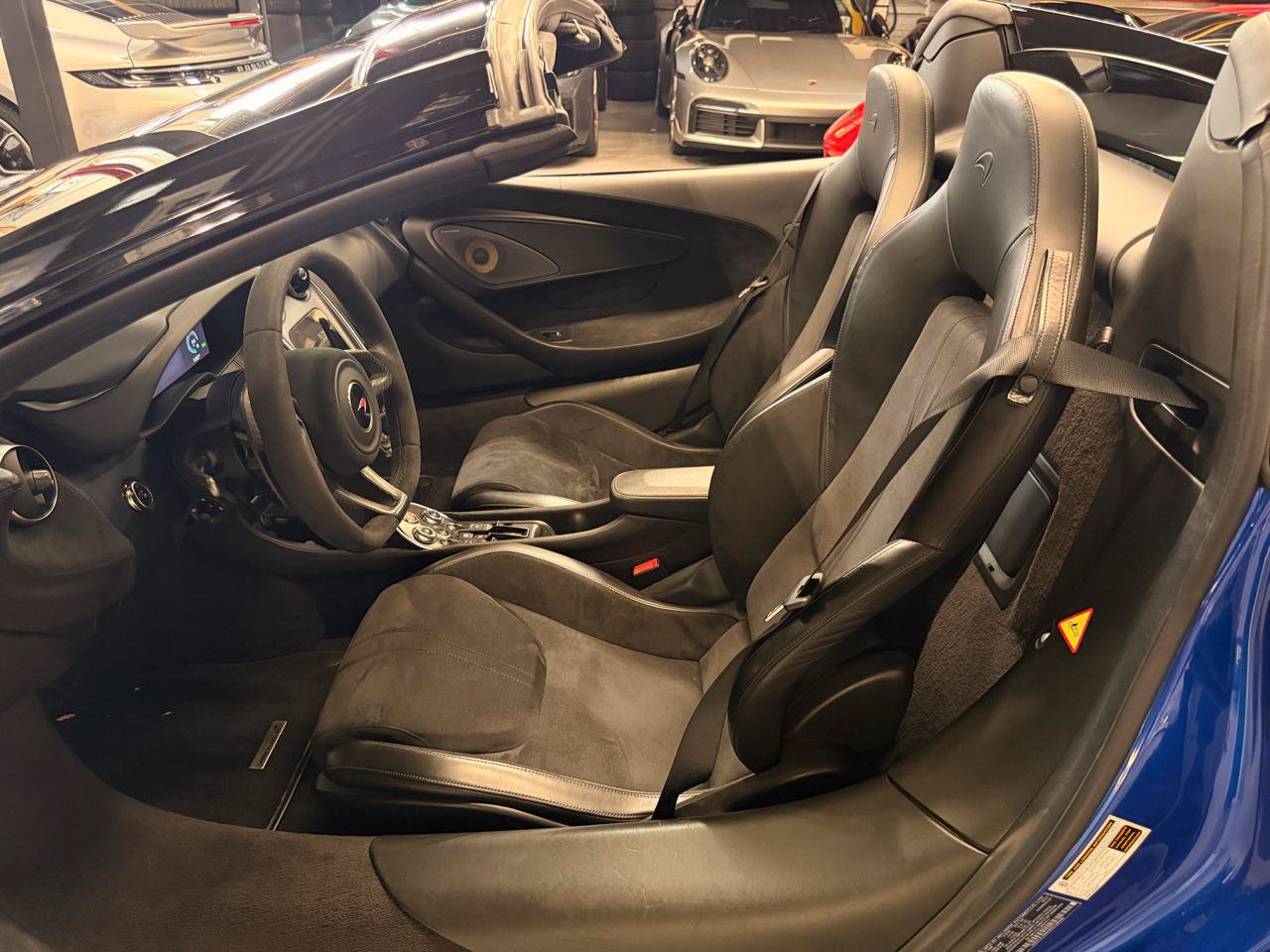 Used 2018 McLaren 570S Spider RWD image 15