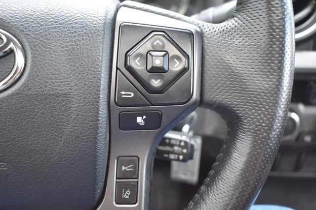 Used 2018 Toyota Tacoma SR5 AWD/4WD image 25