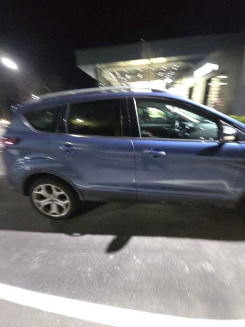 Used 2018 Ford Escape Titanium w/ Ford Safe & Smart Package image 9