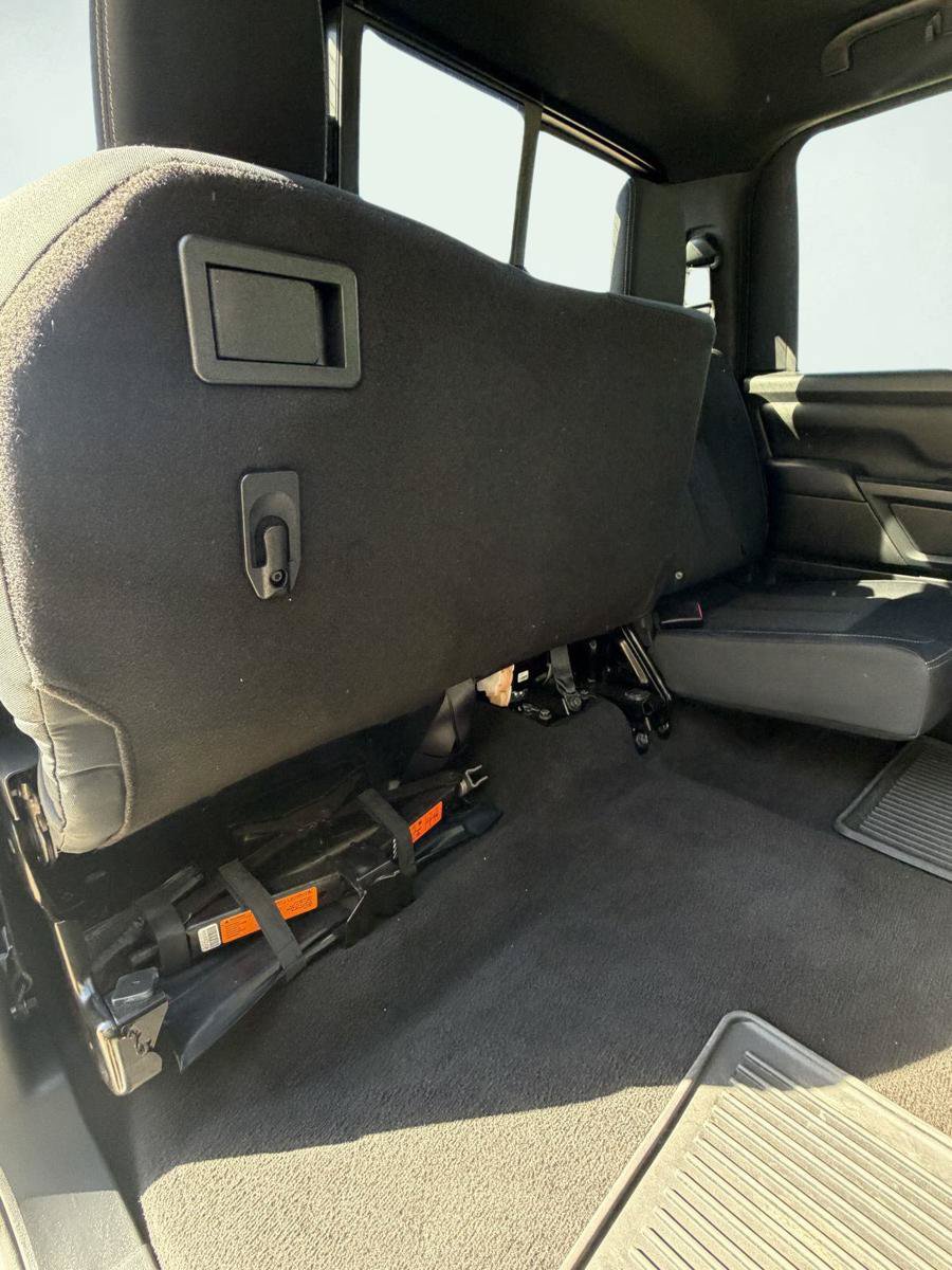 Used 2019 Nissan Titan SV w/ SV Convenience Package AWD/4WD image 16