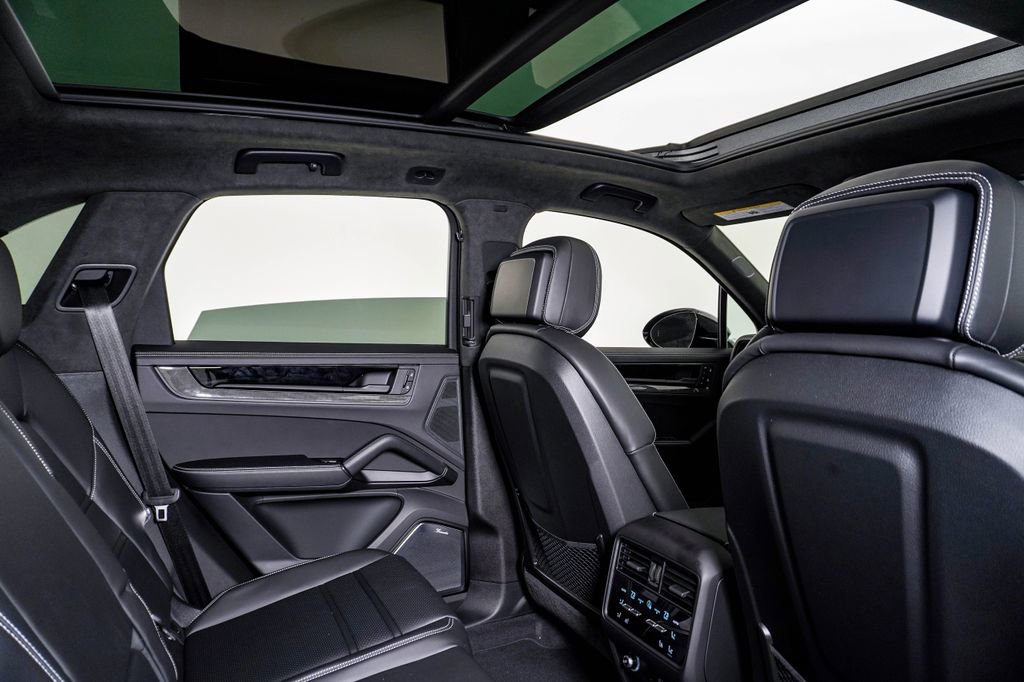 New 2026 Porsche Cayenne GTS image 16