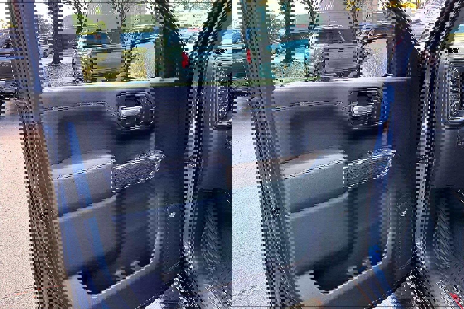 Certified 2021 Chevrolet Silverado 1500 LT Trail Boss w/ Convenience Package II image 19