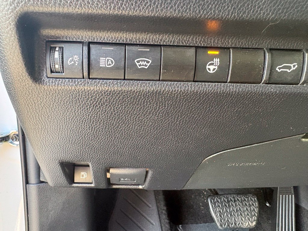 Used 2024 Toyota RAV4 XSE w/ Weather Package AWD/4WD image 22