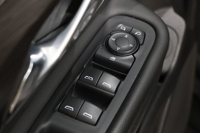 Used 2024 GMC Terrain SLT AWD/4WD image 18