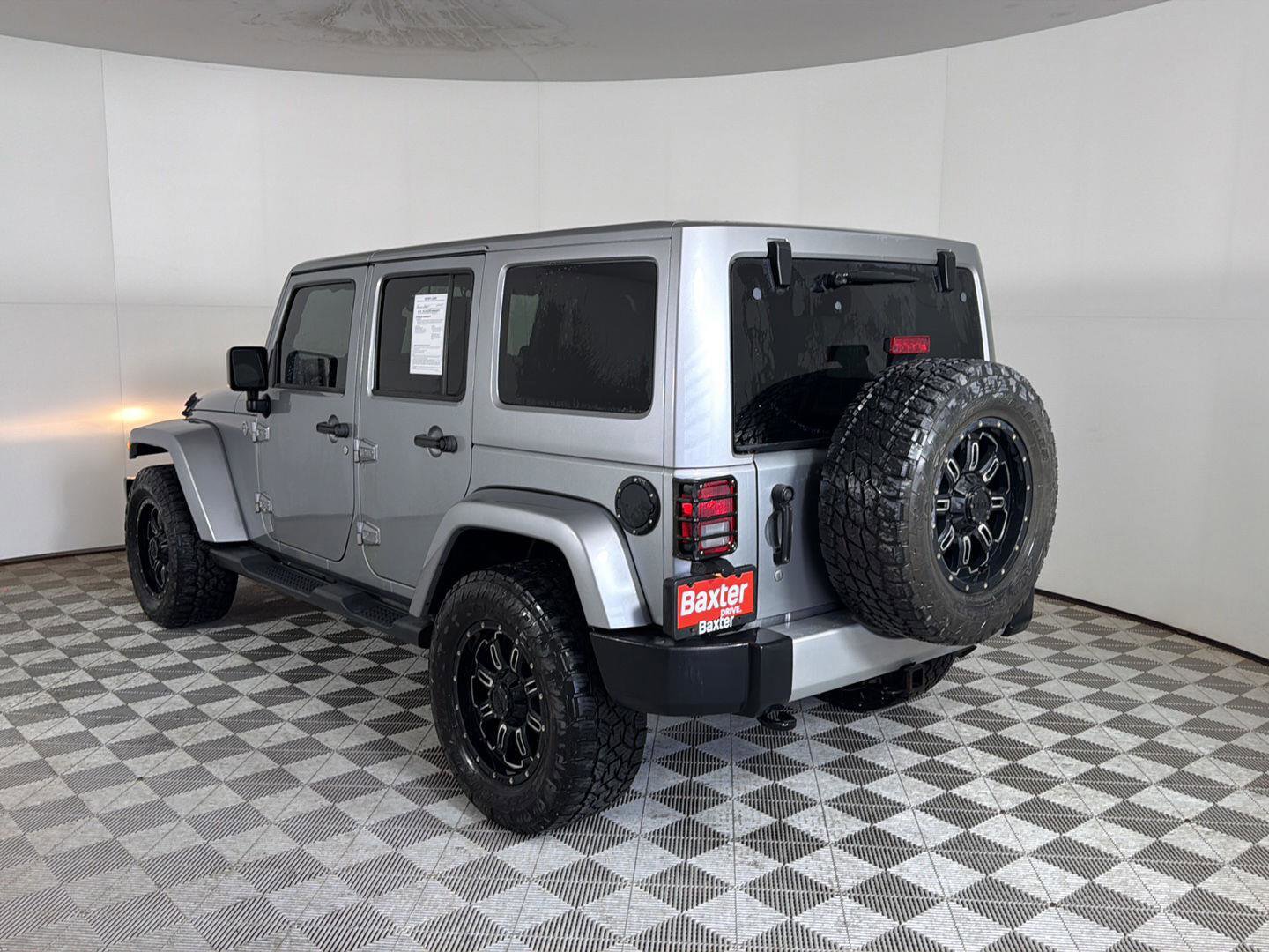 Used 2014 Jeep Wrangler Unlimited Sahara w/ Connectivity Group AWD/4WD image 4