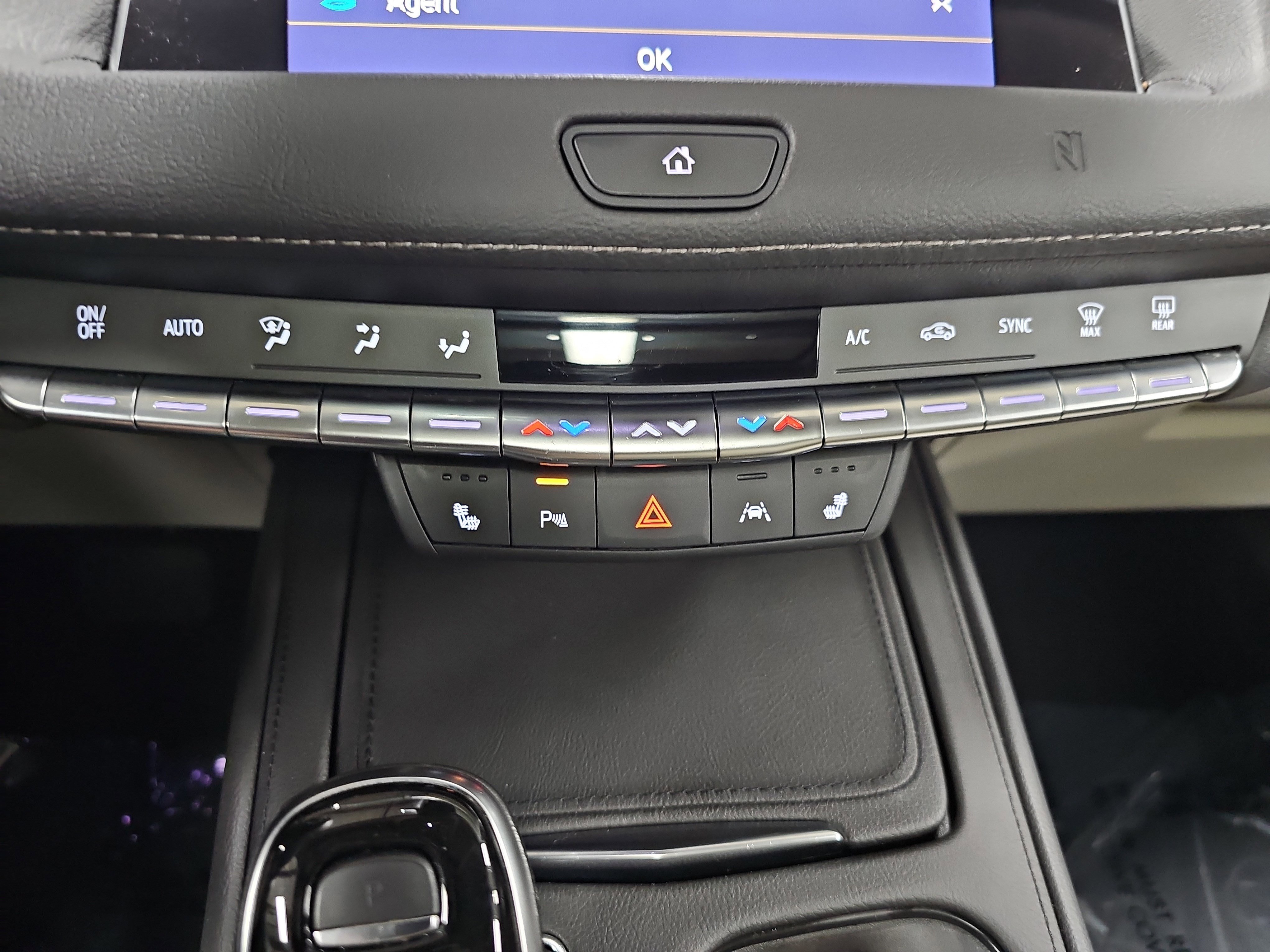 Used 2021 Cadillac XT4 Luxury w/ Cold Weather Package image 22