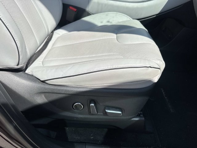 Used 2023 Hyundai Palisade SEL FWD image 17
