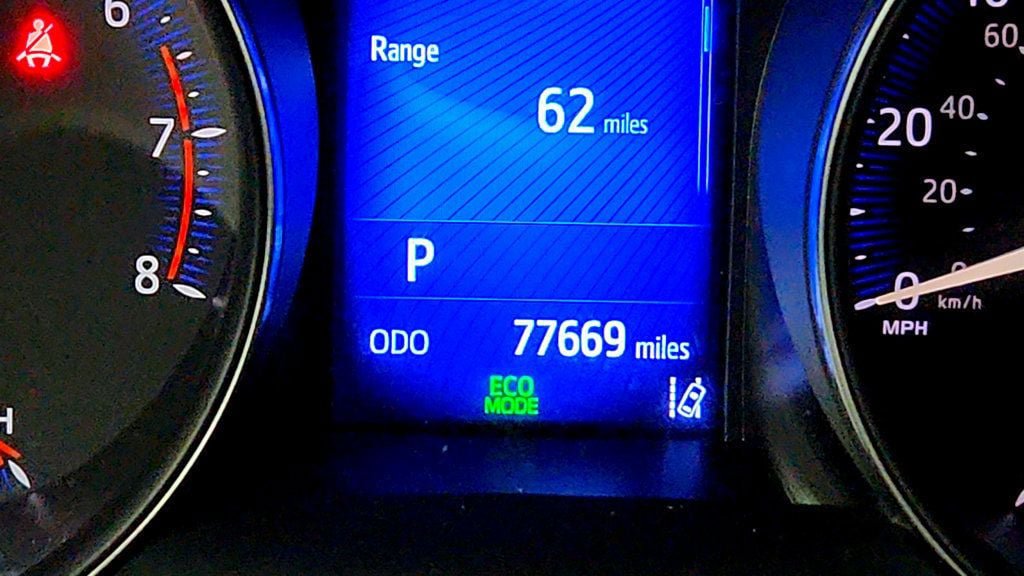 Used 2018 Toyota C-HR XLE FWD image 15
