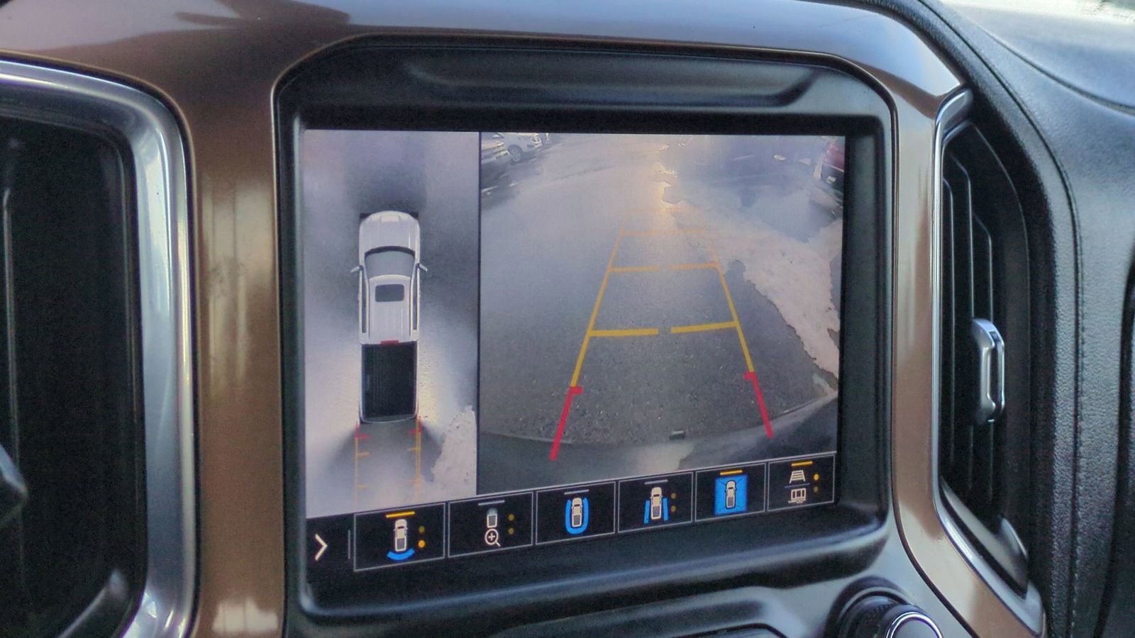 Used 2021 Chevrolet Silverado 1500 High Country w/ Technology Package image 35