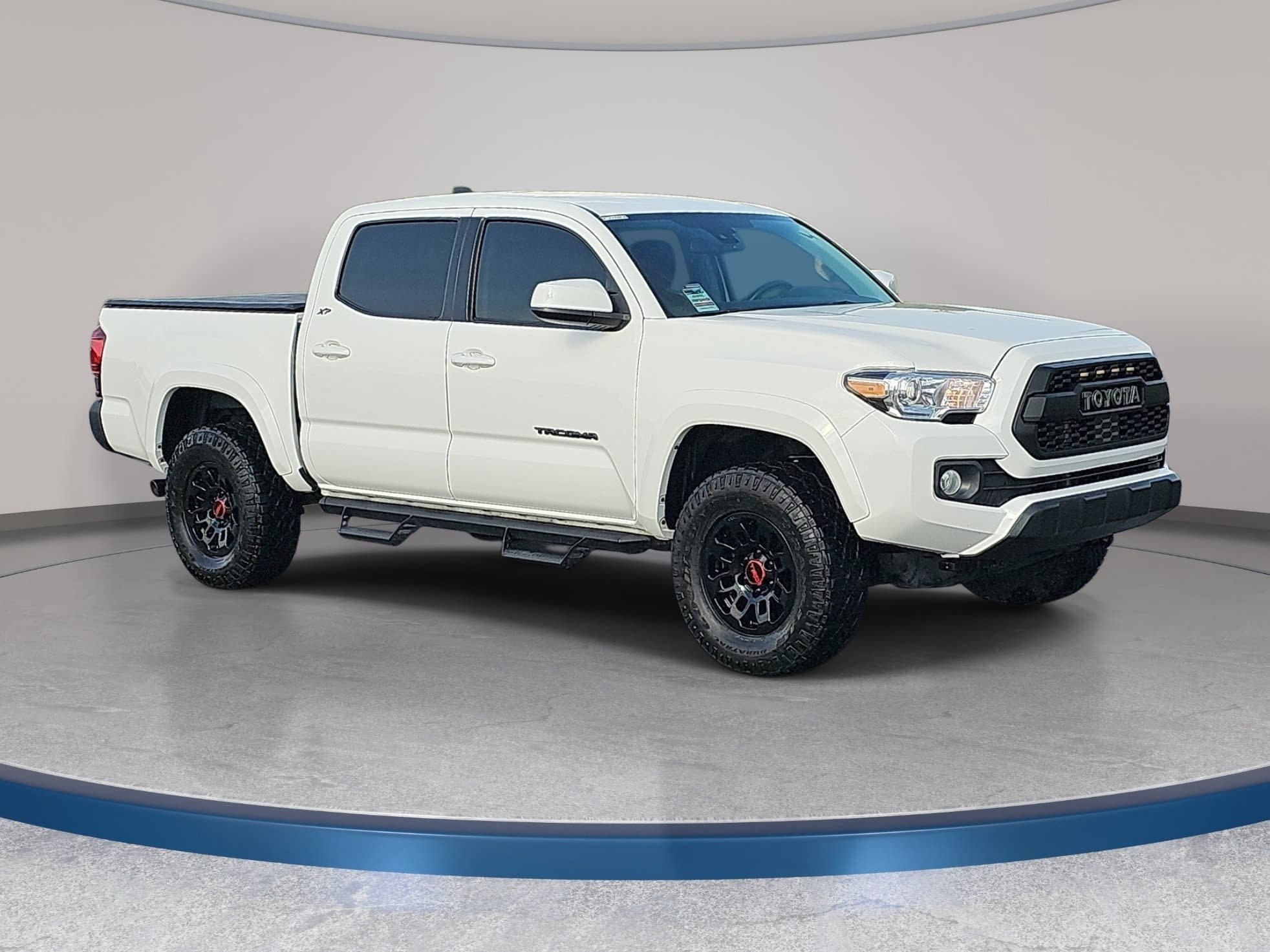 Used 2021 Toyota Tacoma SR5 RWD image 3