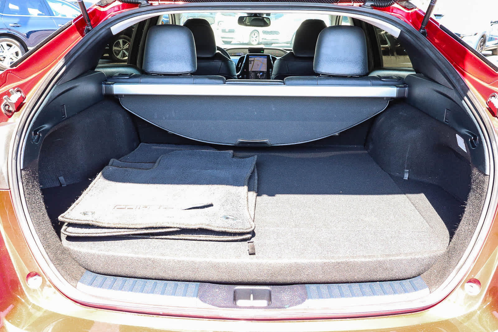 Used 2017 Toyota Prius Prime Advanced w/ Carpet Mat Package FWD image 24