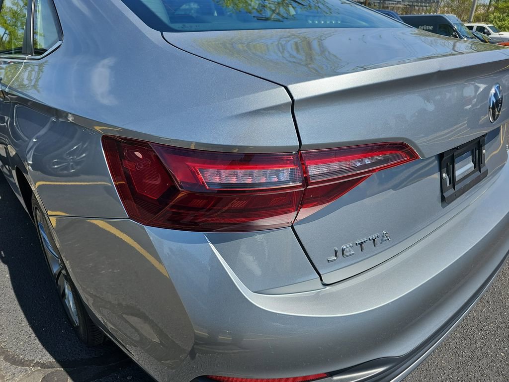 Used 2024 Volkswagen Jetta SE FWD image 33