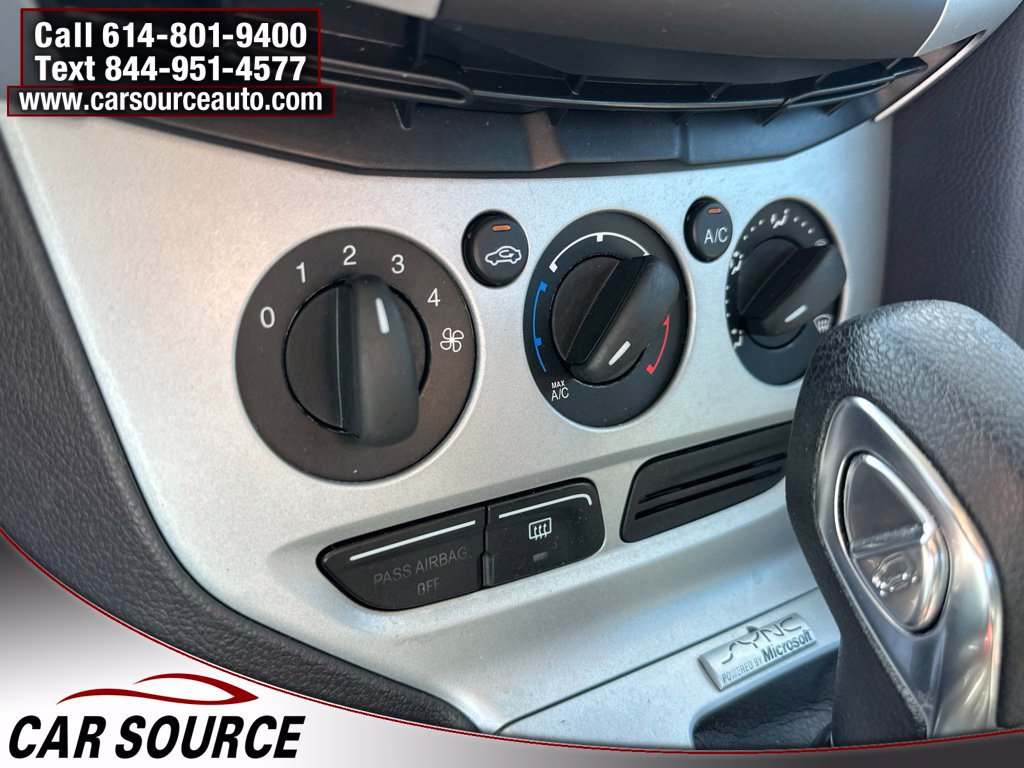 Used 2013 Ford Focus SE FWD image 22