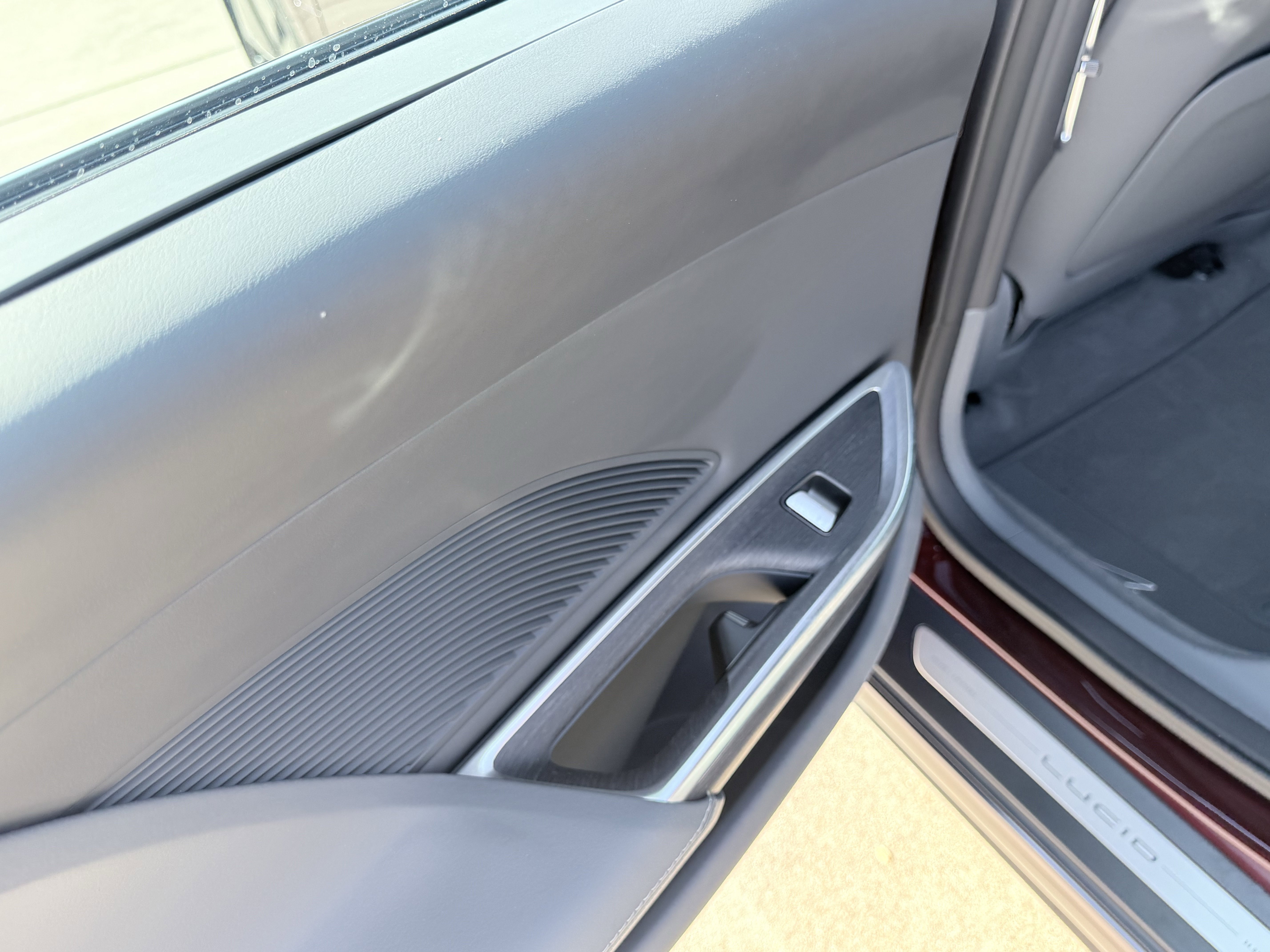 Used 2025 Lucid Air Touring AWD/4WD image 37