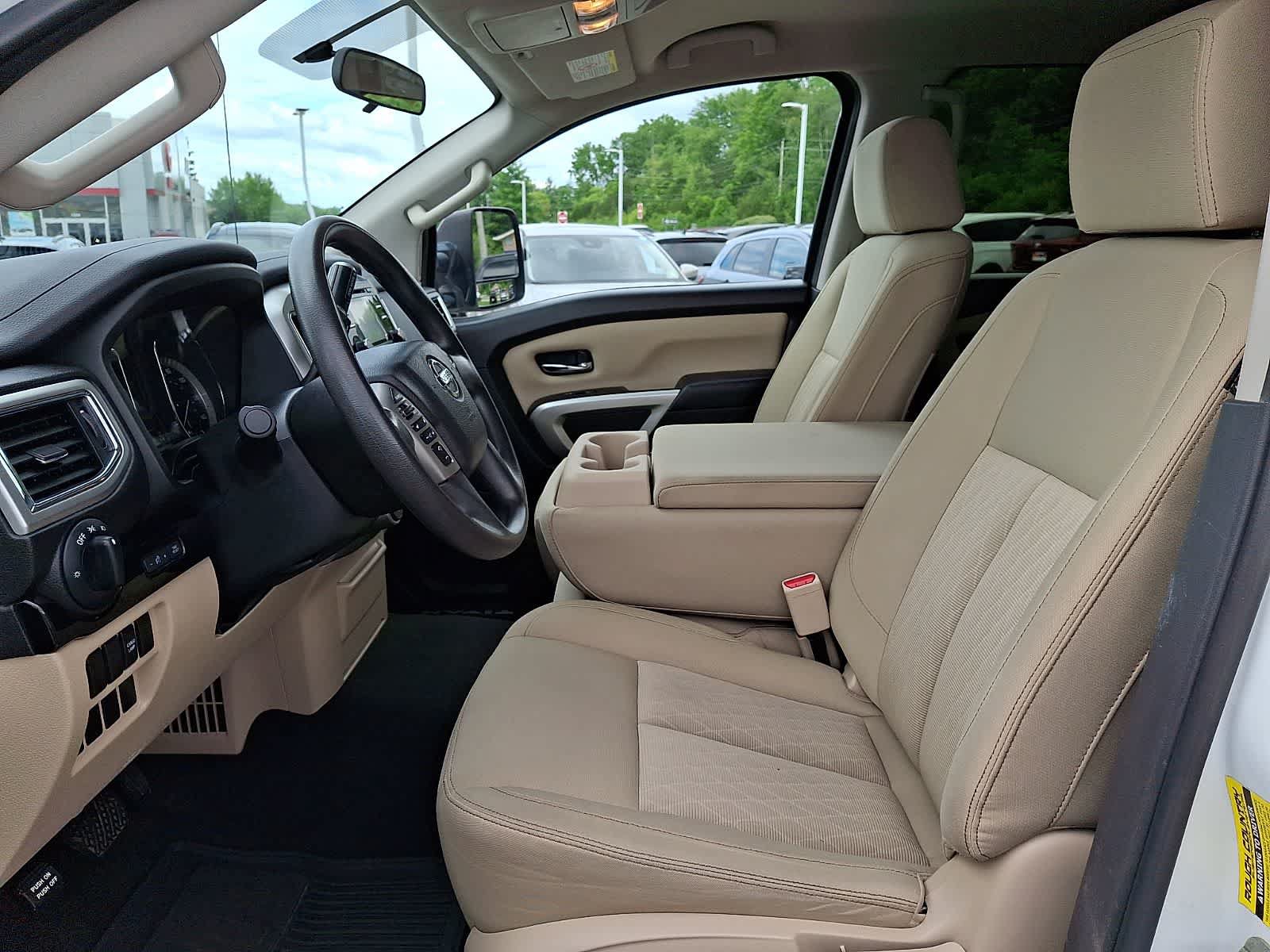 Used 2017 Nissan Titan XD AWD/4WD image 15